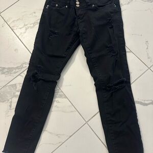 Women's Black Distressed Ankle Jeans